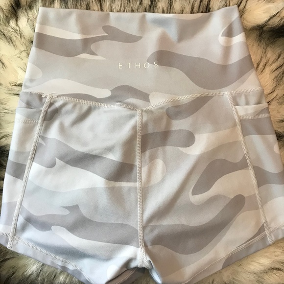 ETHOS All Day Shorts Size Small - Picture 3 of 10